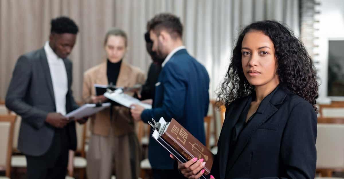 Signature d'un acte de vente immobilière chez le notaire