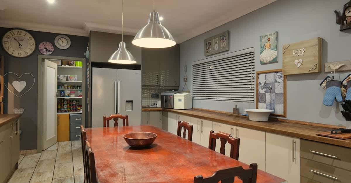 Salon d'un logement assuré après un dégât des eaux